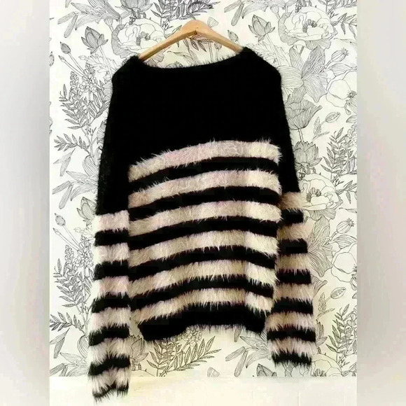 Velvet by Graham and Spencer LuLu Stripe Sweater, Size Large - Picture 3 of 6